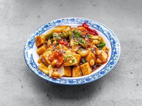 Tofu z orzechami ziemnymi